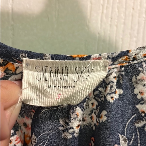 Sienna Sky Blue Floral Blouse with Puff Sleeves - Picture 4 of 4